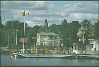 Vaxholms hamn. Shell bensinmack för båtar.