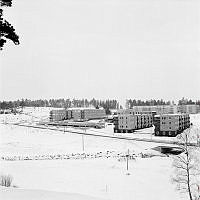 Vy från söder mot kvarteret Dyvinge där skivhus byggs på området där tidigare gården Stora Tensta låg..