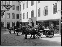 Malmskillnadsgatan, Johannes brandstations gård. Hästdragna br