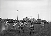 Johanneshovs Idrottsplats. Fotbollsmatch mellan Hammarby och City (Eskilstuna city fotbollklubb).