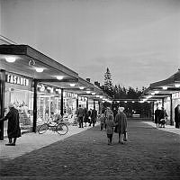 Högdalens centrum. Första julhandeln i det nya centrumet.