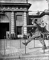 Soldat vid högvaktesavlösning på Inre Borggården vid Stockholms slott.