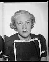 Porträtt av skådespelerskan, regissören och sångerskan Karin Ekelund. Karin Ekelund anställdes 1961 som första kvinnliga producent och regissör vid Radioteatern.