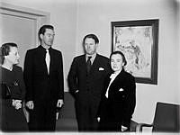 Grupporträtt av författarna Eva Berg,  Arthur Lundkvist, Johannes Edfeldt och Karin Boye.