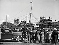 Svenska arbetares hemkomst med båt till Sverige från Finland den 7 juni 1940.