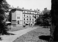 Borgerskapets änkehus, Norrtullsgatan 45, från parken.