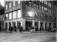 Varuhuset PUB, hörnan Hötorget- Kungsgatan.