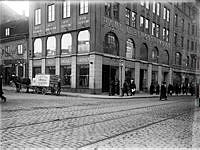 Varuhuset PUB i hörnan Hötorget- Kungsgatan.