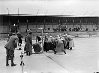 Stadion. Kvinnliga bandyspelare i Nordiska spelen 1913.