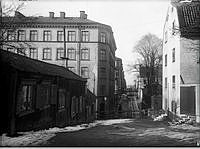 Renstiernas Gata, till höger Backsénska huset. Biografen Södra Kvarn låg på Bondegatan 87. Nedanför trapporna går Skånegatan.
