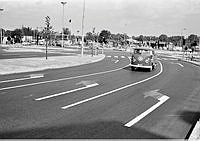 Norrtull. Nya filmarkeringar på gatan inför högertrafikomläggningen 3 september 1967.