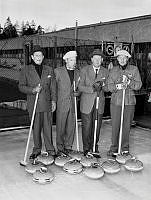 Ett herrlag i Curling på Tennisstadions konstfrusna utomhusbana.