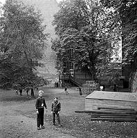 Skolgård till stiftelsen Judaica på  Nybrogatan 19 - 21.