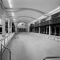 Centralbadet, Drottninggatan 88, Holländargatan 9, herrsimhall.