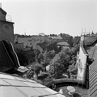 Centralbadets gård, vy mot Drottninggatan från tak.