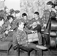 Robert Broberg med Robbans Skiffle Group på Lorry i Sundbyberg.