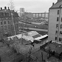 Utsikt över kvarteret Dykärret från Timmermansgatan 39 mot sydost. Till vänster syns en f.d. stallbyggnad i fem våningar.