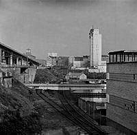 Bilden tagen i Fredriksdal. Vy mot Södermalm, norrut. Till vänster Skanstullsbron. Till höger Folksamhuset.