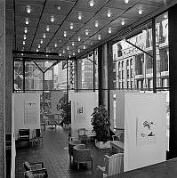 Utställningshall 1 och 2 trappor upp i dåvarande Sverigehuset på Hamngatan 25-27.