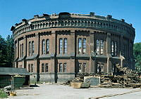 Sabbatsbergsklockan. F.d. gasklocka vid Sabbatsbergs sjukhusområde. Sabbatsbergsklockan under rivning. Vid Torsgatan.