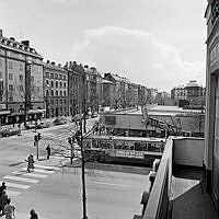 Sveavägen söderut, utsikter från balkongen till Restaurang Metropols   festvåning.