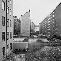 Gårdsutsikt, söderut på Frejgatan 19. Kvarteret Väduren 8.