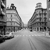 Kvartersfasader i kvarteret Väduren till höger Frejgatan 21 samt kvarteret Ingemar, Frejgatan 14.