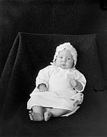 Det lilla barnet Dagny Johansson. född 1908.