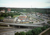 Utsikt över Sickla i Nacka t.v. och Lugnets industriområde t.h. Närmast  Värmdöleden. I bakgrunden Hammarby Fabriksväg.