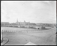 Vasabron från Rosenbad. I förgrunden Strömgatan