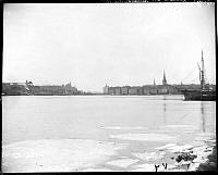 Vy över Gamla stan med Slussen från Kastellholmen