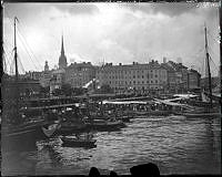 Fiskarhamnen mot Skeppsbron och Slussen.