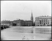 Vy över Norrström mot Rödbotorget, Keyserska huset, och Konstakademien.