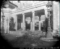 Allmänna konst- och industriutställningen på Djurgården. Stockholms stads paviljong, entrén