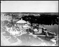 Utsikt över 1897 års Allmänna konst- och industriutställning på Djurgården från Skansenberget.