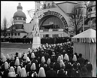 Oscar II öppnar Allmänna konst- och industriutställningen på Djurgården den 15 maj 1897