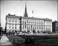 Hotell Continental, Vasagatan 22. I fonden Klara kyrka