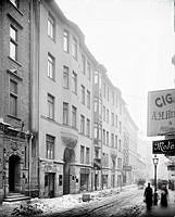 Grev Turegatan 22 och Östermalmsbiografen i nr 20