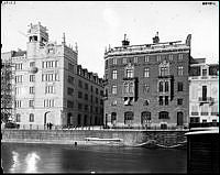 Över Norrström mot Strömgatan med Rosenbad och Adelswärdska huset.