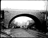 Kungsgatan österut vid Malmskillnadsbron som är under byggnad.