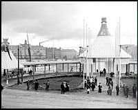 Utsmyckning med paviljong vid Logårdstrappan med anledning av prinsparet Gustaf Adolf och Margaretas hemkomst 9 juli 1905 efter förmälning i England.