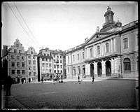 Stortorget. I fonden Trångsund och t.h. Börshuset.