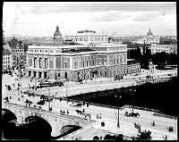 Operan vid Gustav Adolfs Torg sedd från Helgeandsholmen