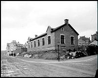 Kvarteret Sädersärlan vid Östermalmsgatan. I bakgrunden Engelbrekts folkskola.