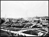 Området mellan Vanadislunden och Odengatan. T.v. Döbelnsgatan och t.h. Stora Bastugatan (nu Sveavägen). Gångvägen i förgrunden är blivande Frejgatan. T.h. i fonden Observatoriekullen.