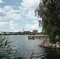 Strandlinjen vid Norr Mälarstrand mot Västerbron och Marieberg.