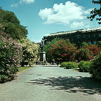 Karl XII:s torg med statyn.