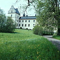 Tyresö Slott; sydöstra fasaden sedd från slottsparken.