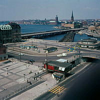 Vy från Katarinahissen åt nordväst över Södermalmstorg och Centralbron.