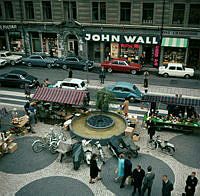 Lilla Hötorget och John Wall, Slöjdgatan 9.